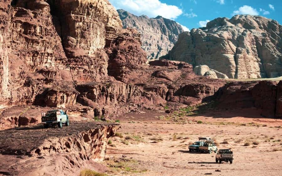 2-Day Tour from Amman to Petra, Wadi Rum, and Dead Sea - Booking details that affect the real cost