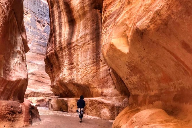 2 Days Petra & Wadi Rum Tour from and to Amman - A fast route to Jordan’s two headline sights