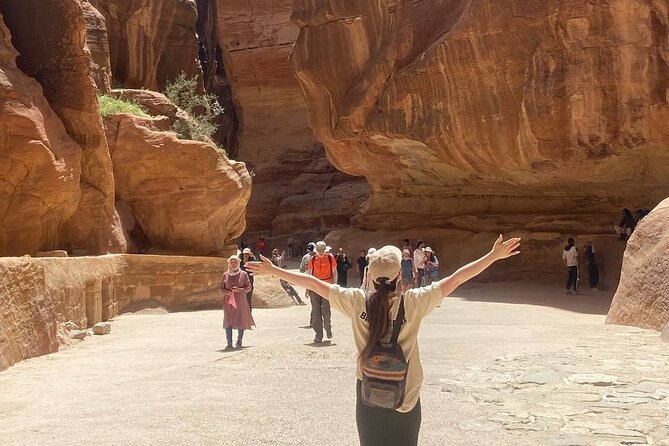3 Day Private Tour from Amman to Madaba Dead Sea, Petra,Wadi Rum - What the $300 price really covers