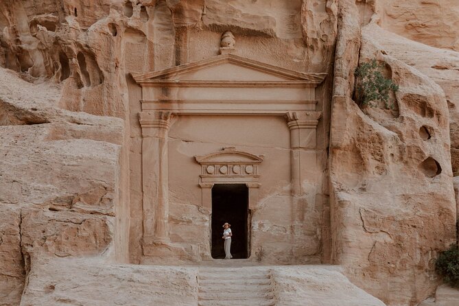3-Hour 4x4 Safari in Little Petra - Riding north to Al Wu’ayra Fort