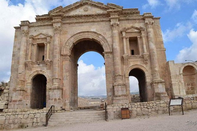 4-Day Tour from Amman: Amman, Nebo, Jerash, Petra, Wadi Rum and Dead sea - Day Four, A Wadi Rum Jeep Ride and the Dead Sea
