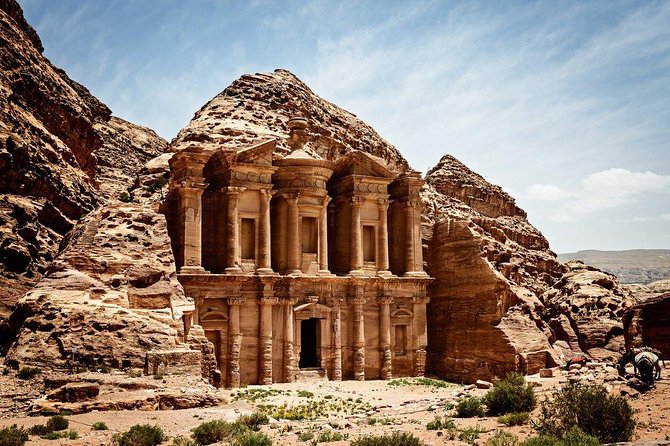 4 Days tour Petra & Wadi Rum Tour from Aqaba Airport - Day 1: Easy arrival in Aqaba