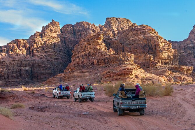5 Hour Jeep Tour with Meal and Accommodation - Who should book this desert stay