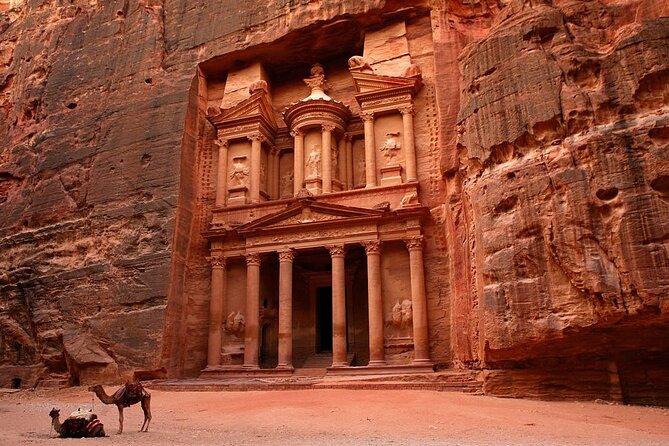 8-Day Classic Private Guided Tour Of Jordan - An easy arrival at Queen Alia Airport