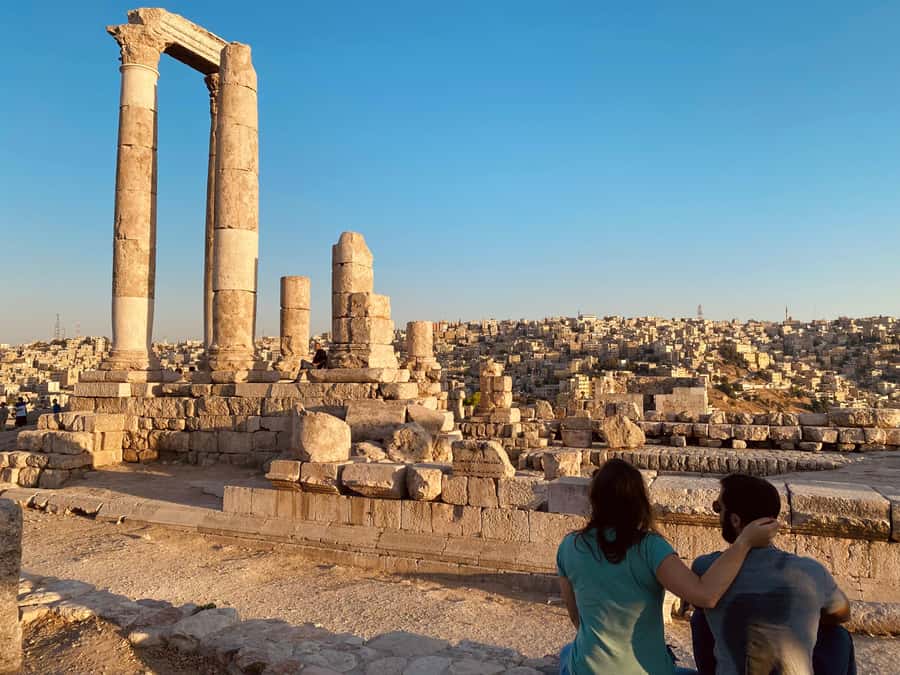 Amman Heritage Tour: Street Food, Local Culture & Art - Music gives the walk a memorable thread