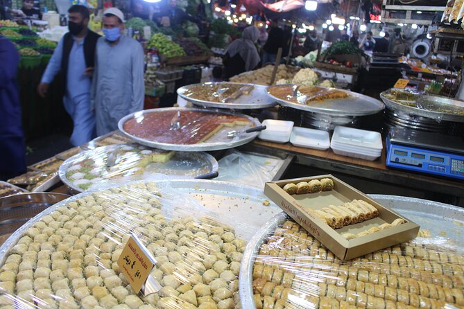 Day or Night Walking Tour in Downtown With Local - Markets, spices, perfume, and gold on Basman Street