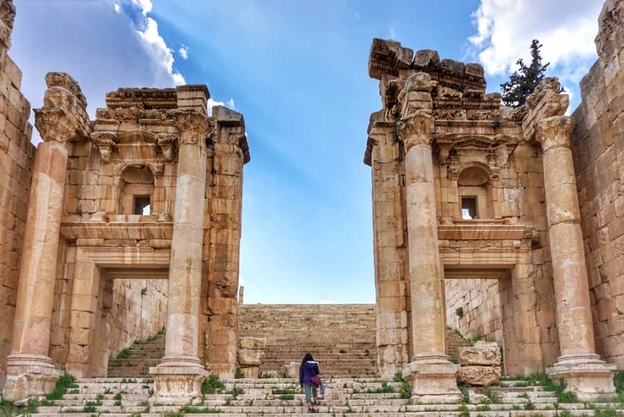 From Amman: Jerash, Umm Qais, and Jesus' Cave Private Trip - Jerash: Roman streets, temples, and the oval plaza