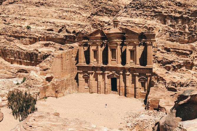 FROM AMMAN | Petra & Wadi Rum in one day | The Jordanian Mappers - Your Free Time Inside the Rose-Red City