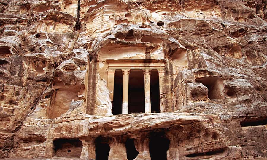 From Amman: Private Petra Day Trip with Guide - A long day made easier by private transport