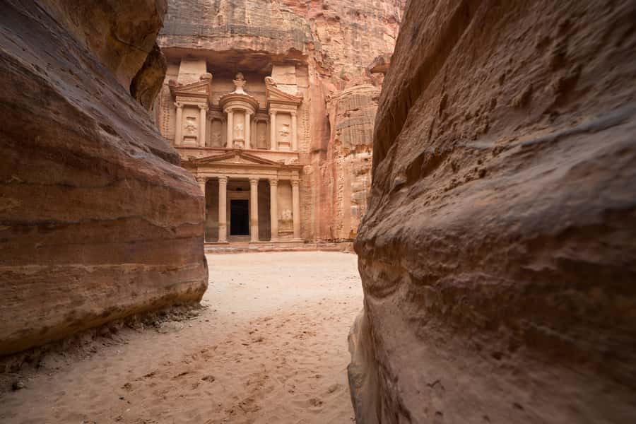 From Eilat: Petra Ancient City Tour and Buffet Lunch - The desert road to Petra