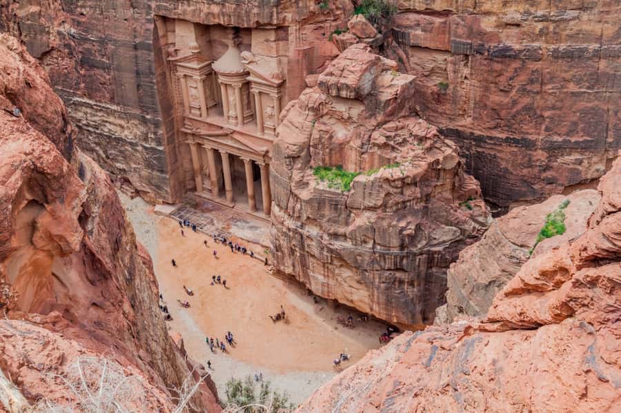 From Eilat: Petra Day Group Tour - Entering Petra through the Siq