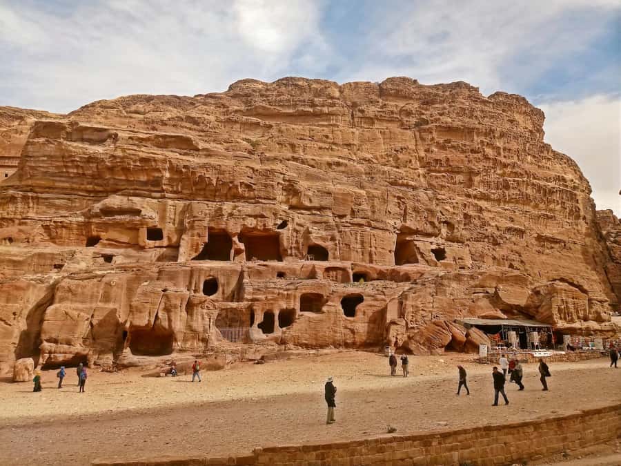 From Tel Aviv: Guided Day Trip to Petra with Lunch - Royal Tombs and the Petra Theater