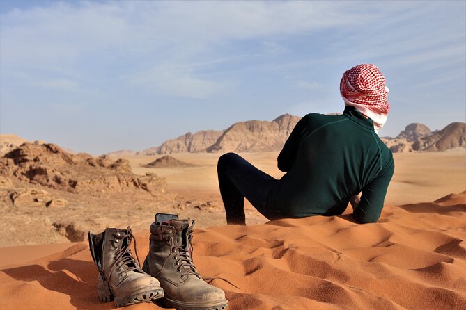 Full Day 4x4 Classic Desert Tour with overnight in private tent - Sunset, then a private tent for the night