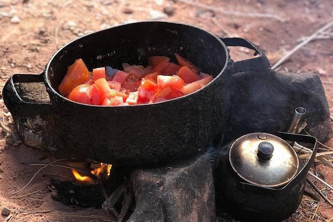 Full-Day Jeep Safari "Wadi Rum Highlights!" w/ Bedouin Lunch - Lunch in a Bedouin setting