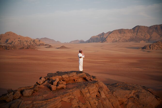 Full-Day Jeep Safari "Wadi Rum Highlights!" w/ Bedouin Lunch - Riding the open-air Jeep through Wadi Rum