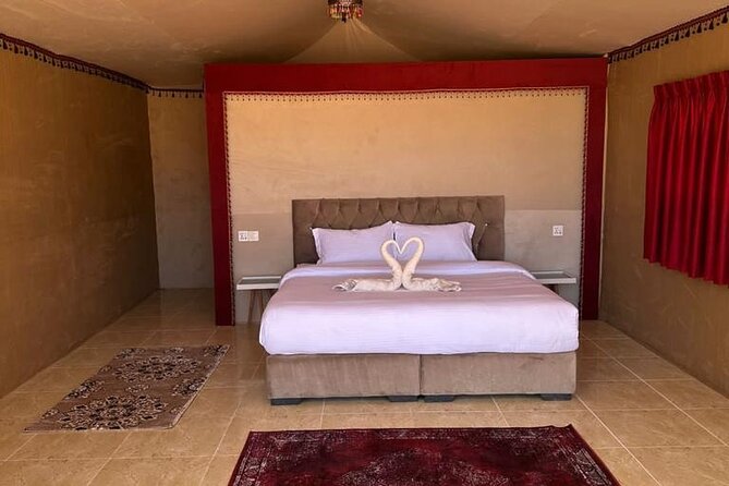 Full-Day Jeep Tour & Sleep in Luxury Tent with private Bathroom - Mushroom Rock and Um Frouth’s lower arch