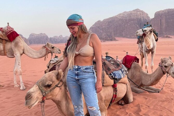 Full Day Petra and Wadi Rum Private Guided Tour - Entering Petra through the Siq