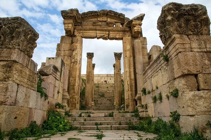 Full day Tour in Jerash and Dead sea from Amman - Who will get the most from this private day