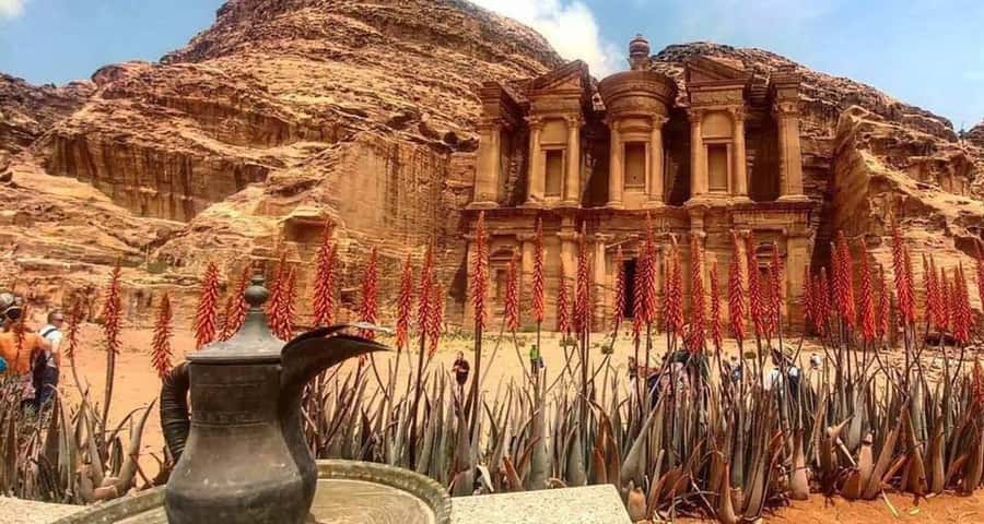 Full-Days Tours Petra from Amman - Walking through the Siq to the Treasury