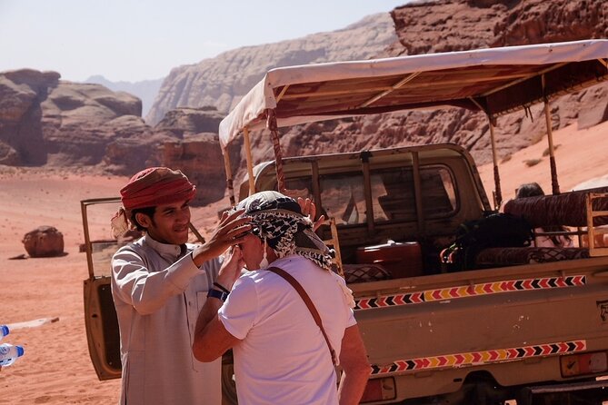 Half day Jeep Tour in Wadi Rum incl. water and Bedouin tea - Why four hours works well in Wadi Rum