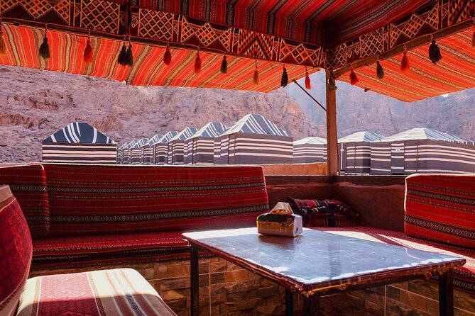 Half day Jeep Tour in Wadi Rum incl. water and Bedouin tea - Climbing the Small Arch and Um Frouth