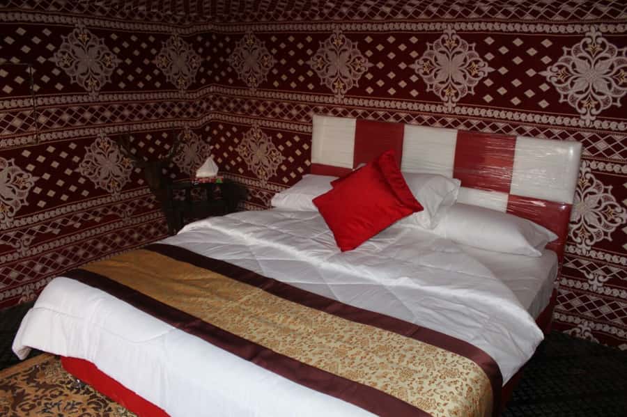 half day jeep tour &one night stay & all meals - Guide style and group atmosphere
