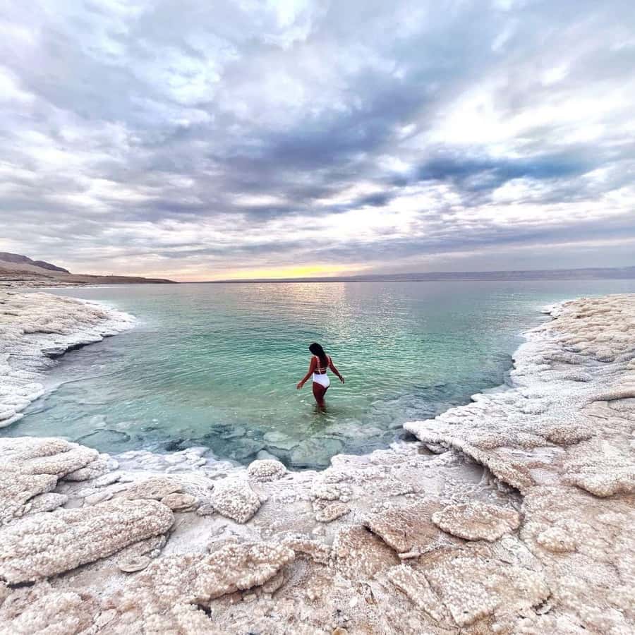 Half Day Tour Dead Sea , Pink Lake, Crystal beach From Amman - Leaving Amman for the lowest point on Earth