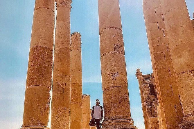 Half Day Tour to Jerash - Entering Roman Gerasa through the ancient gate