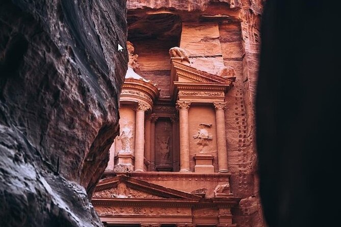 Petra and Little Petra Full-Day Guided Tour from Amman - Lunch is separate, with a useful local stop