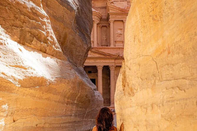 Petra and Little Petra Private Guided Tour - Entering Petra through the Siq