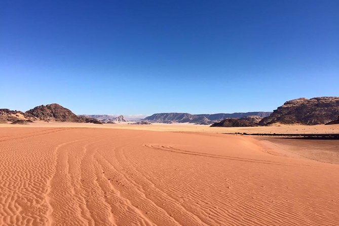 Petra and Wadi Rum 2 Days Tour from Aqaba - Leaving Aqaba and the first market stop