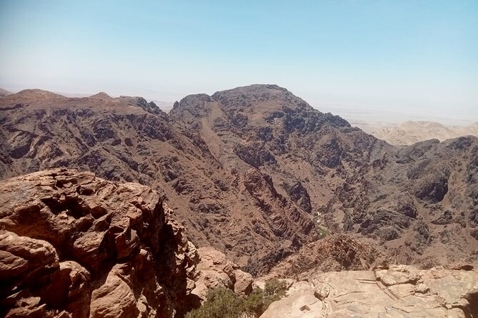 Petra Back-Road Trail and Hike - Crossing Siq Ghorab to the old village