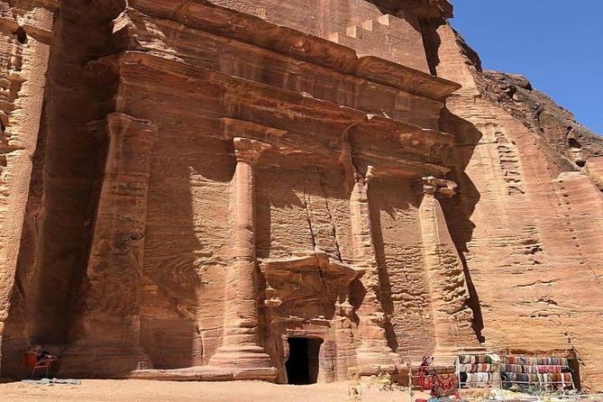 Petra Transfer From Or To Amman - Choosing between a car and a minivan