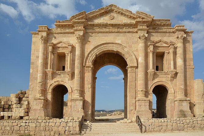 Petra & Wadi Mujeb Private day tour - The three-hour road south from Amman