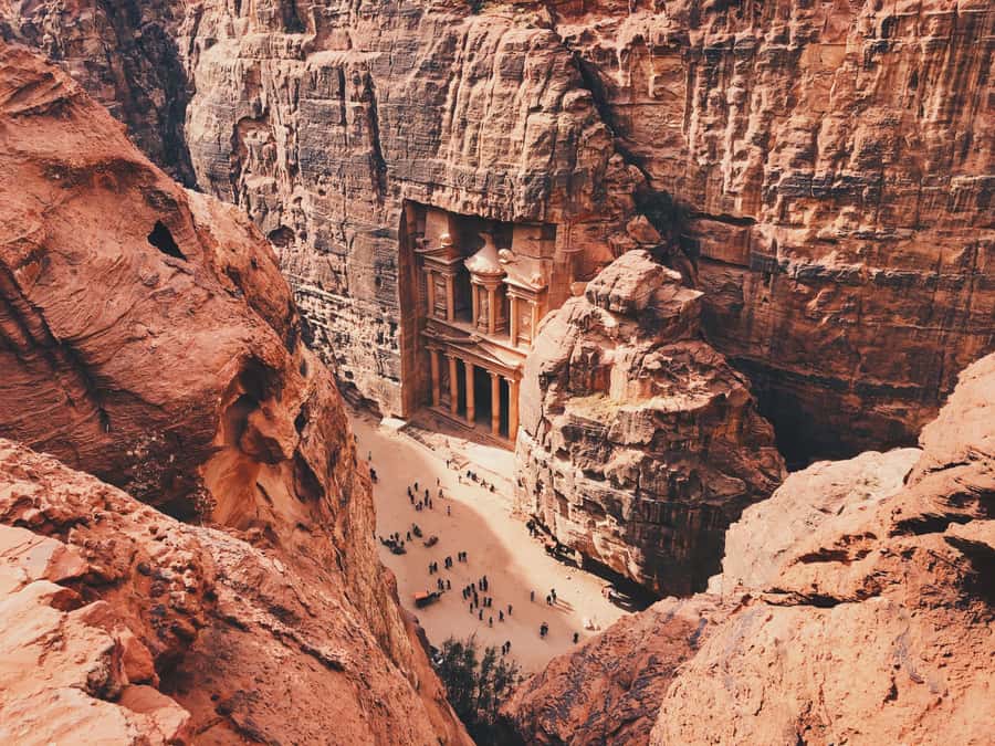 Petra & Wadi Rum: Full Day Private Tour with Hotel Pickup - Entering Petra through the Siq