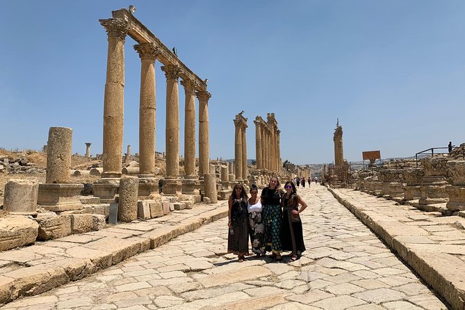 Private Guided Umm Quais and Jerash tour with lunch - The guiding style and what to expect