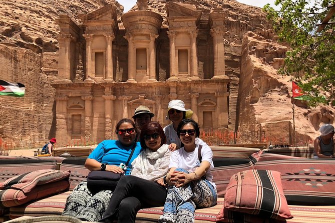 Private Tour Petra with Monastery El Deir and lunch - Entering Petra through the Siq