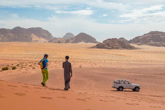 Two-Hour Jeep Safari "Wadi Rum Highlights!" w/ Professional Guide - Tea, desert culture, and the guide