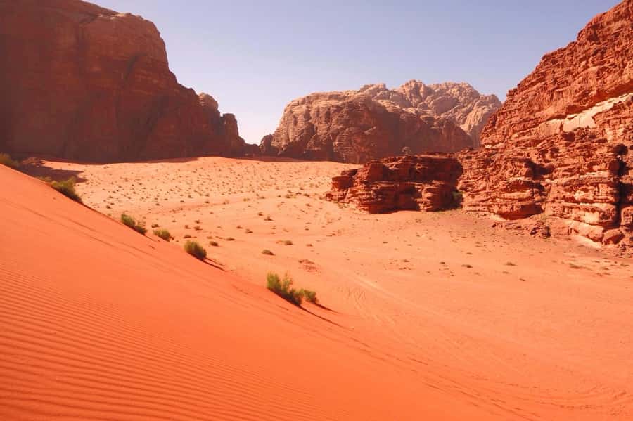 Wadi Rum: 10 Hour Jeep Tour Pass, Camel, Sandbording & Lunch - Why this Wadi Rum day works
