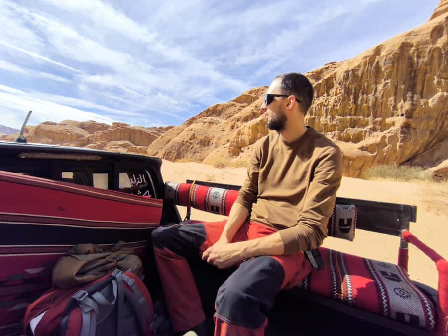 Wadi Rum: Camel Ride with tea and Bedouin Guide - One hour on a Bedouin-led camel ride