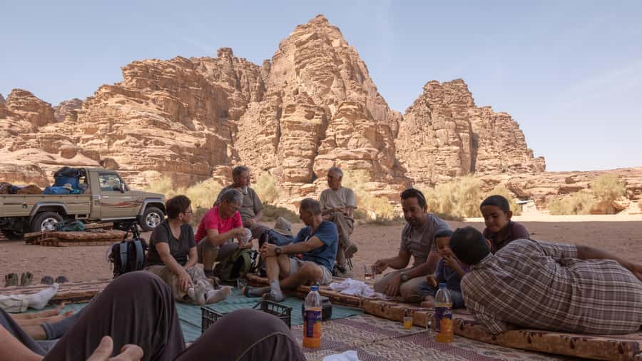 Wadi Rum: Explore 10-Hour Jeep Tour Pass, Guide, Meal & Stay - Who should book this Wadi Rum stay