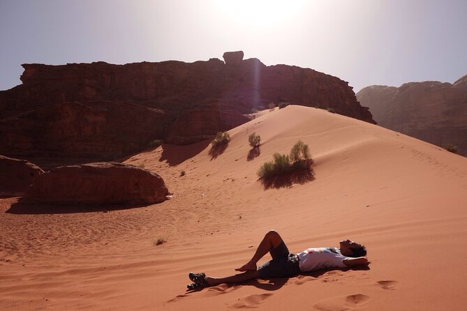Wadi Rum: Explorer Jeep Tour PASS + Local Food + Optional Stay - Um Frouth Rock Arch and Cow Rock