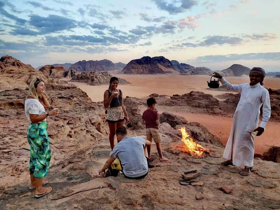 Wadi Rum: Morning or Sunset Jeep Tour - Why this four-hour Wadi Rum tour works well