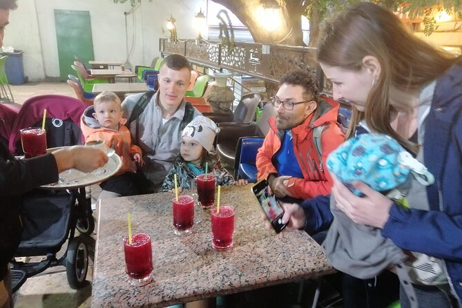 Walking Tour, Visit the Old Town and Markets, Taste Food - What the guide adds to the walk